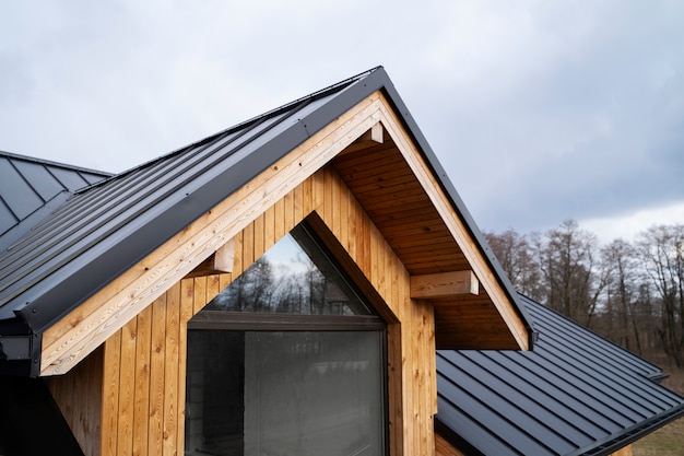 toit en maison avec fenetre