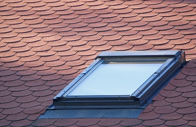 toit avec un velux fermé